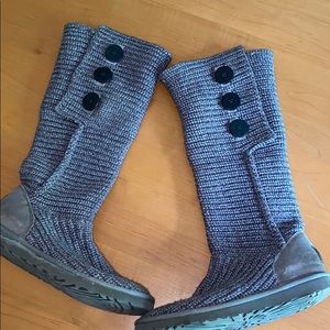 Grey knit uggs